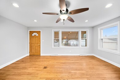 4431 Emerson Ct, Schiller Park, IL 60176 - photo 6