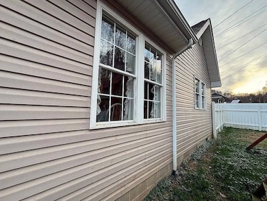 76 Rose St, Paintsville, KY 41240 - photo 6