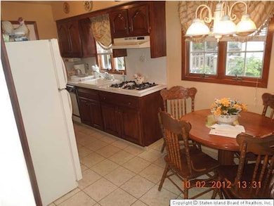 73 Jaffe St, Staten Island, NY 10314 - photo 5