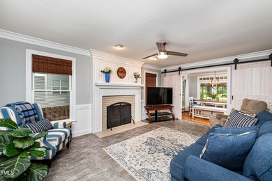 006_Family Room