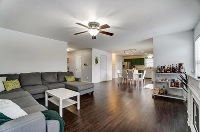 4530 Trickle Creek Ln, Columbus, OH 43228 - photo 6