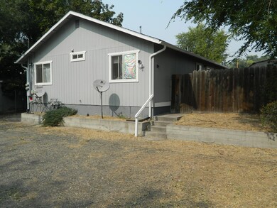 2418 Vine Ave, Klamath Falls, OR 97601 - photo 4