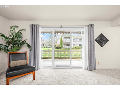 2062 Lake Isle Dr, Eugene, OR 97401 - photo 7