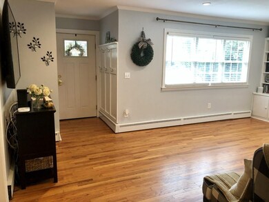 829 Whitney Dr, Schenectady, NY 12309 - photo 4