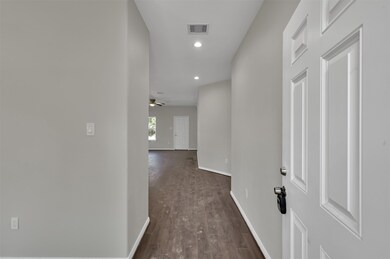 7110 Shotwell St, Houston, TX 77028 - photo 2