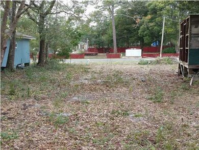 704 NW 6th St, Carrabelle, FL 32322 - photo 3