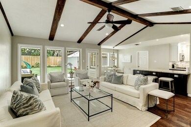 10115 Meadow Lake Ln, Houston, TX 77042 - photo 2