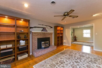 148 West St, Stephens City, VA 22655 - photo 4