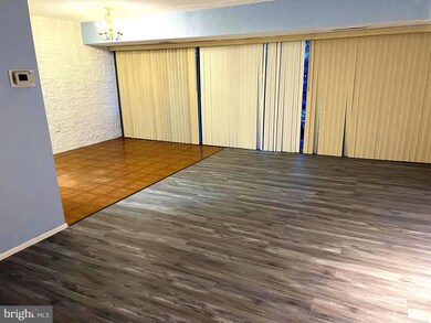 1802 Metzerott Rd unit 402, Adelphi, MD 20783 - photo 6