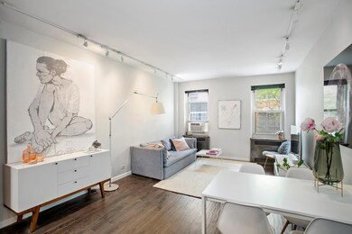 210 W 19th St unit 3A, New York, NY 10011 - photo 6