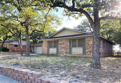 69 Stonegate Dr, Bedford, TX 76022 - photo 2