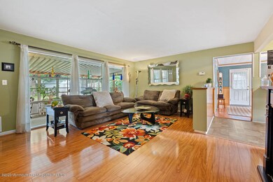 3 Pine Tree Living Room 2