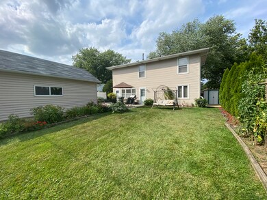 3715 Wren Ln, Rolling Meadows, IL 60008 - photo 2