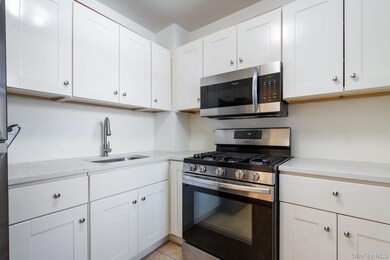 61-15 97th St unit 2D, Rego Park, NY 11374 - photo 3