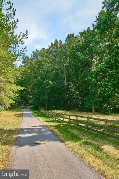 12401 Caisson Rd, Sully, VA 22030 - photo 3