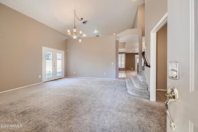 3-565009602-06 Interior Front Entry