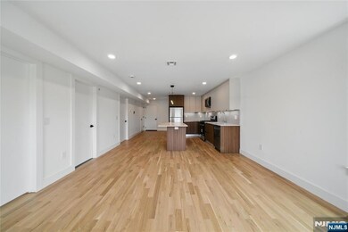 11 W Railroad Ave unit 5, Tenafly, NJ 07670 - photo 7