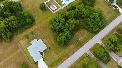 618 Jacaranda Pkwy E, Cape Coral, FL 33909 - photo 2