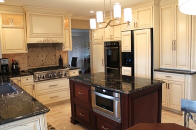 16 Lenape St, Old Forge, PA 18518 - photo 4