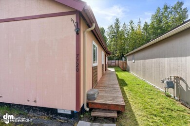 28-Side Exterior_KC_02260