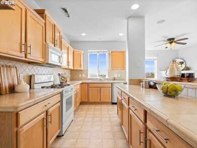 13622 SW Crestline Ct, Portland, OR 97224 - photo 3