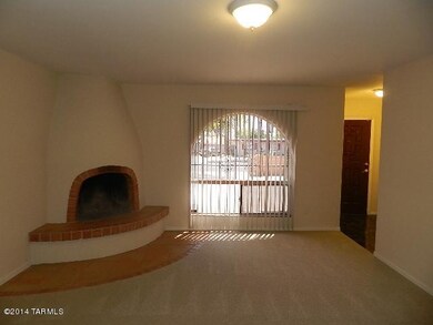 Living Rm w Fireplace