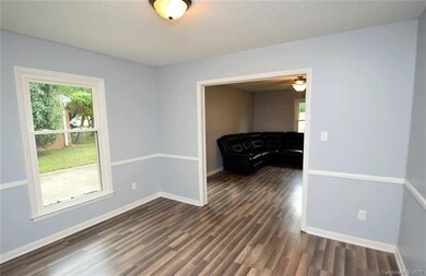 Nice size dining room.