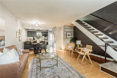 517 Eastbrooke Ln, Rochester, NY 14618 - photo 5