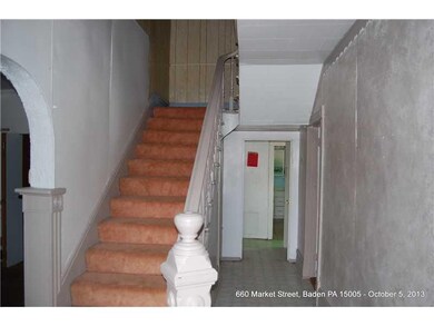 Entry/Foyer.