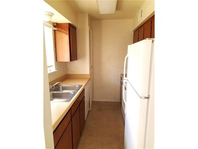 10701 Forest Ridge Ln unit B, El Paso, TX 79935 - photo 4