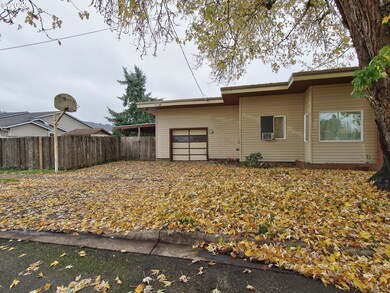 305 NW Gardner St, Sheridan, OR 97378 - photo 2