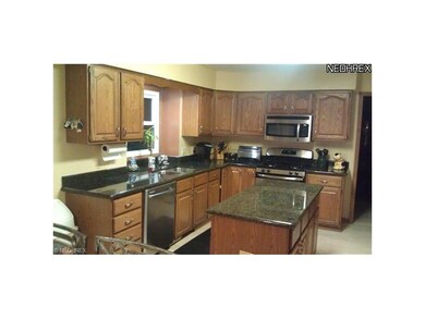 699 Rock Creek Dr, Aurora, OH 44202 - photo 2