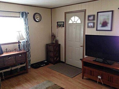 Entry/Foyer.