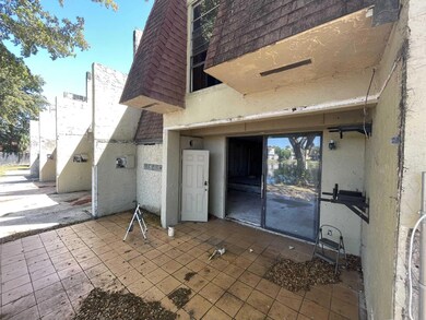 8921 Palm Tree Ln unit 8921, Pembroke Pines, FL 33024 - photo 6