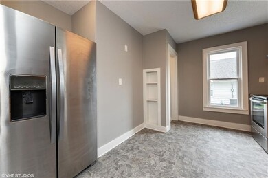 334 Hartford Ave, Des Moines, IA 50315 - photo 5