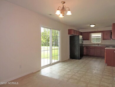 100 Gamble Way - Dining