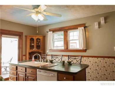 1126 James Ave, Niagara Falls, NY 14305 - photo 5