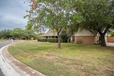 4 Quail Run St, Gainesville, TX 76240 - photo 4