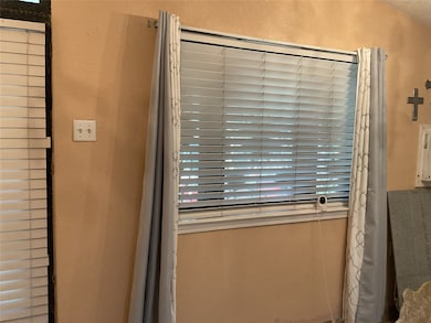 1522 Lee Ave, Fort Worth, TX 76164 - photo 4