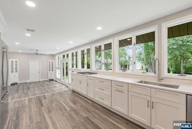 39 Edgewood Ave, Wyckoff, NJ 07481 - photo 2