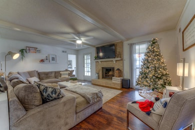 Wood burning fireplace! Perfect for the holiday!