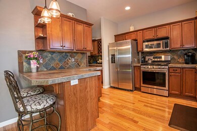 1944 NE Purser Ln Bend OR Kitchen 2