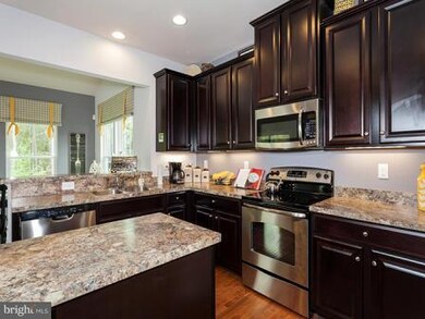 12254 Revolution Ct, Waldorf, MD 20602 - photo 7