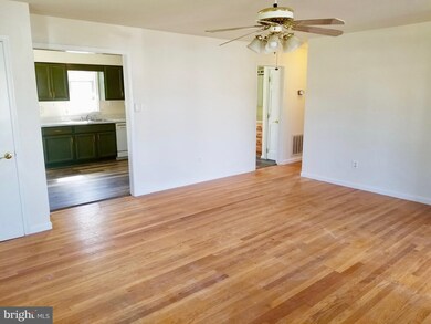 117 W 5th Ave, Ranson, WV 25438 - photo 7