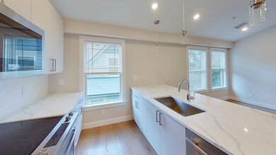 9 Mansfield St unit 5, Allston, MA 02134 - photo 2