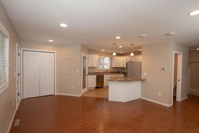 Kitchen/Foyer