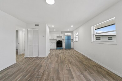 1301 Emerald Terrace unit 2, Fort Pierce, FL 34950 - photo 3