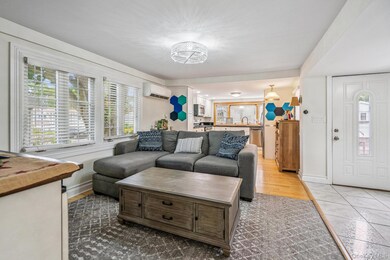 20 Betsy Ross Dr, Bohemia, NY 11716 - photo 5