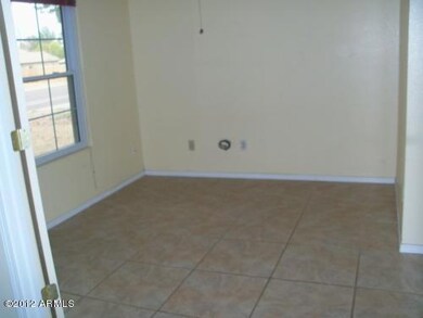 Den or 4th bedroom