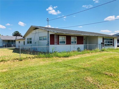 202 N Henrietta St, Effingham, IL 62401 - photo 4